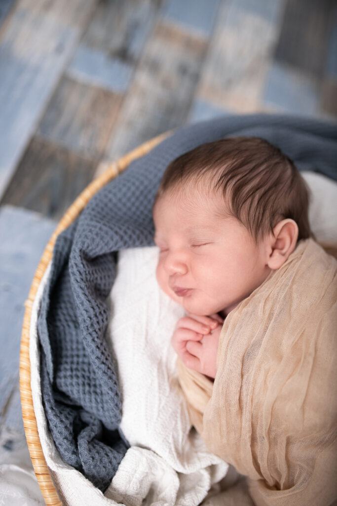Schlafendes Baby beim Baby Fotoshooting in Northeim